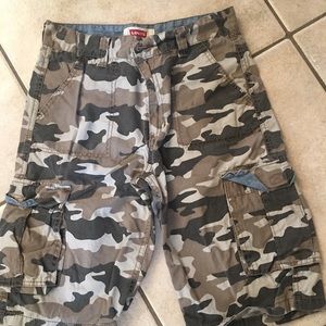 Lightly used boys Levis camouflage shorts.